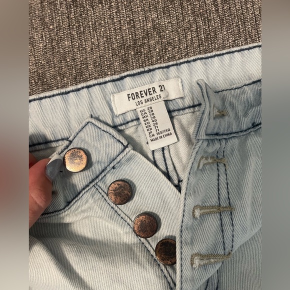 Forever 21 Jean shorts - Picture 3 of 3